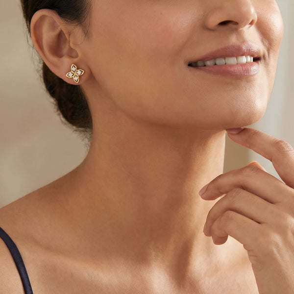 Clove Embrace - Lab Diamond Stud Earrings