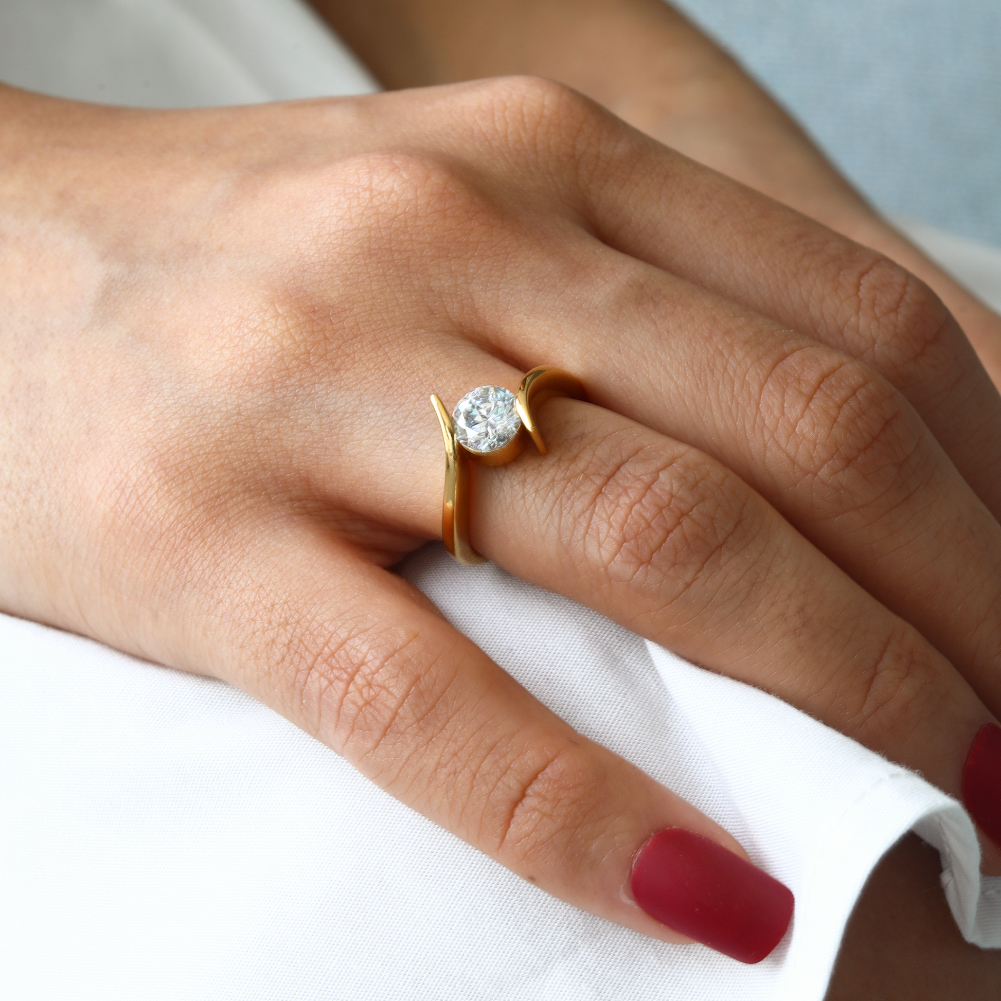 Curved Elegance Solitaire - 18kt Gold Vermeil Lab Grown Diamond Ring