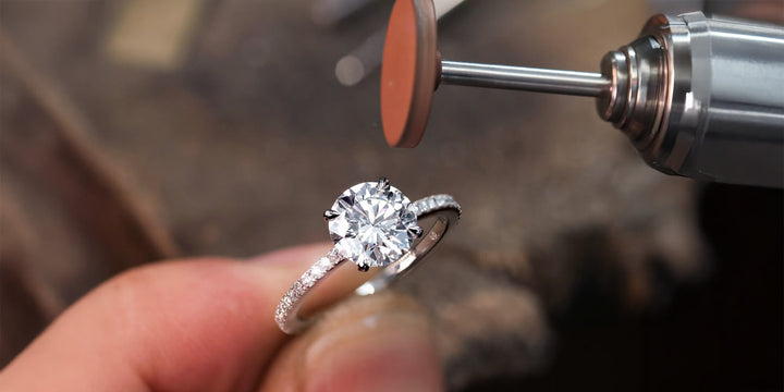 Diamond pendant necklace