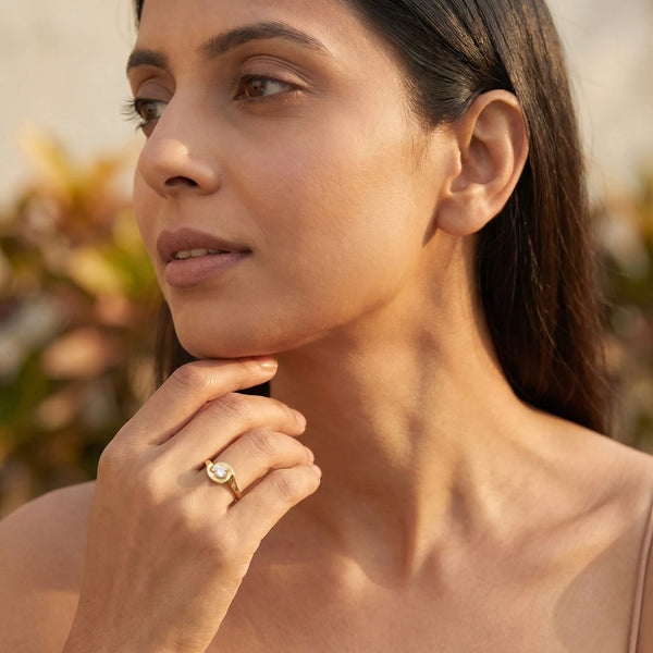 Soft Ray Solitaire - Pure Gold Lab Diamond Ring