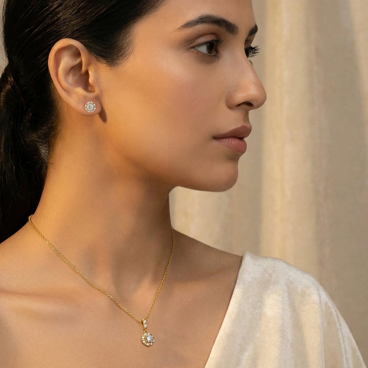 Encircled Solitaire - Pure Gold Lab Diamond Pendant