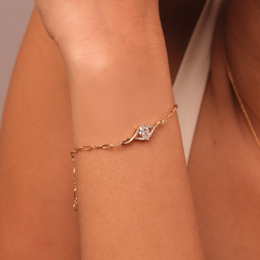 Threaded in Pear - Pure Gold Lab Diamond Solitaire Bracelet