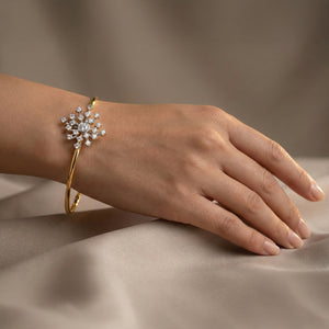 Aurora Strike - Pure Gold Lab Diamond Bangle