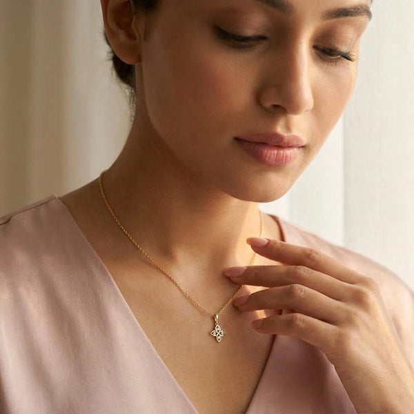 Clove Embrace - Lab Diamond Pendant